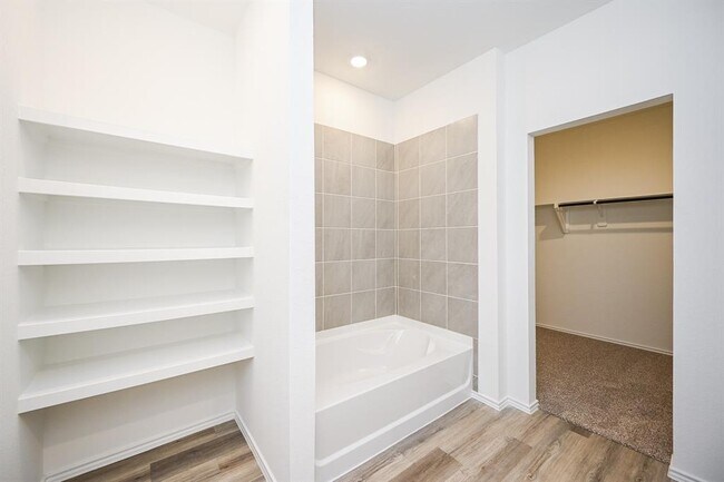 Building Photo - 16822 Paintbrush Holw Ln