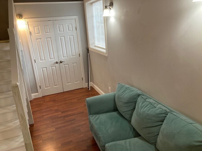 Building Photo - Charming Country Studio
