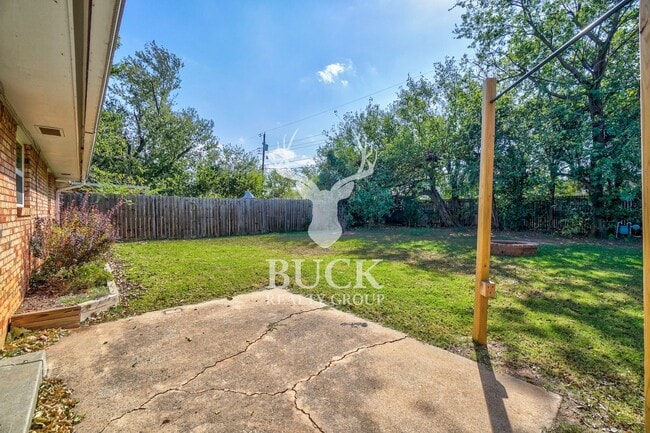 Building Photo - 2804 SW 82nd St