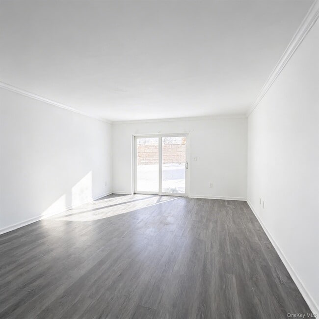 Building Photo - 54 Crystal Hill Dr