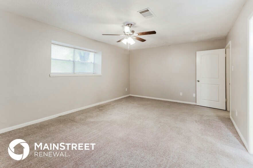 Building Photo - 15322 Parkville Dr