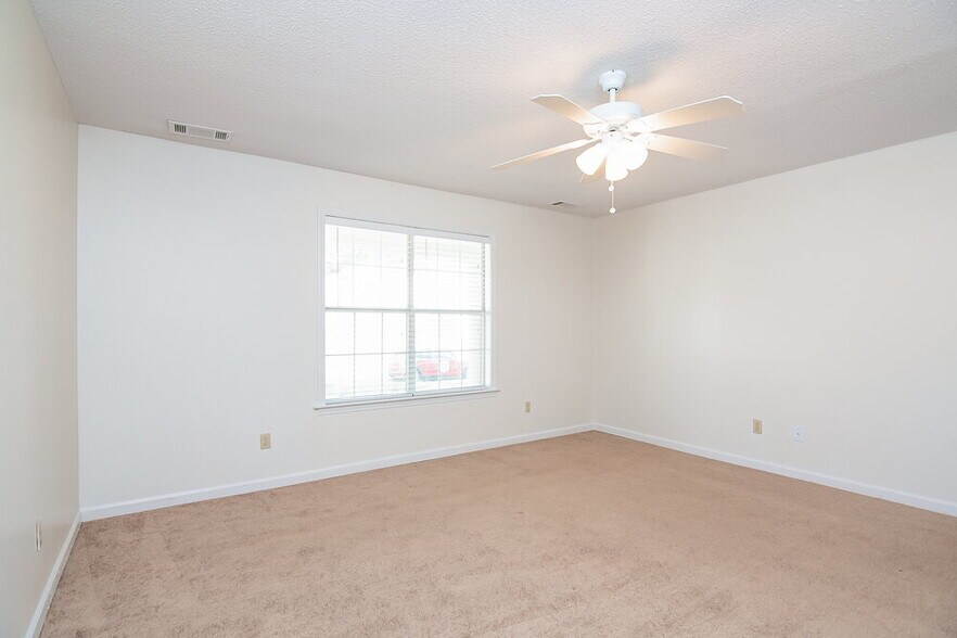 Building Photo - 1400 Milestone Dr