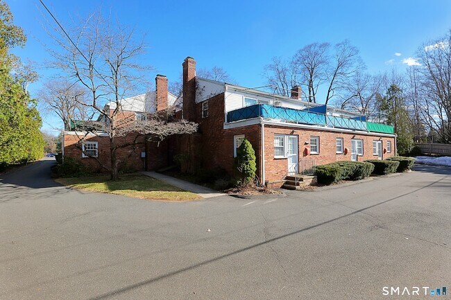 Building Photo - 44 Garden St