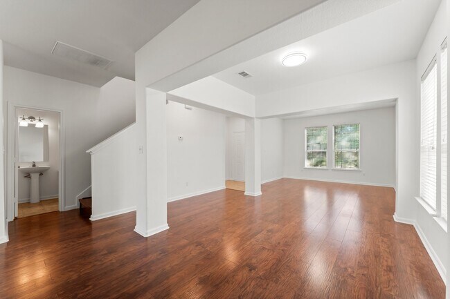 Building Photo - 235 Doncaster