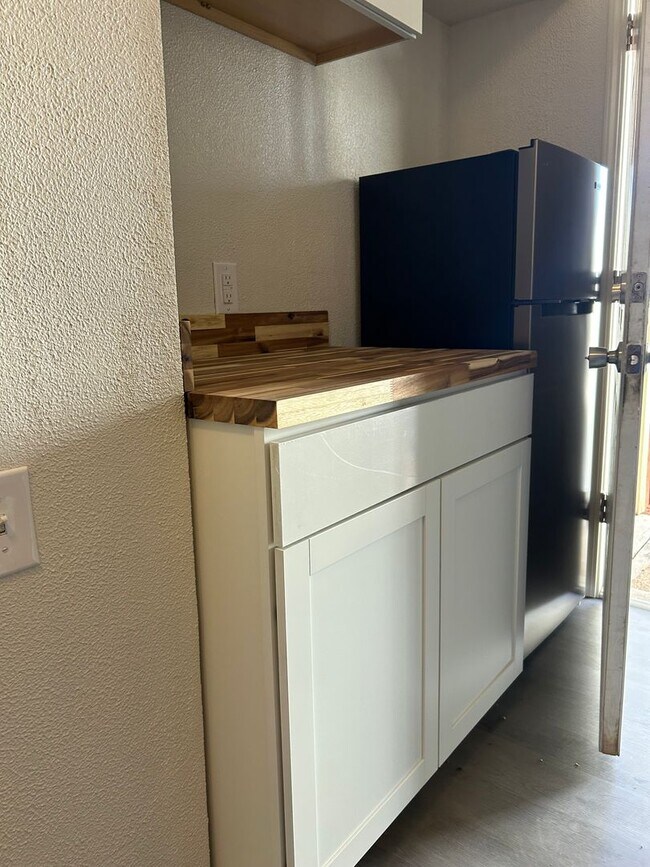 Building Photo - 3801 Sherman Ln