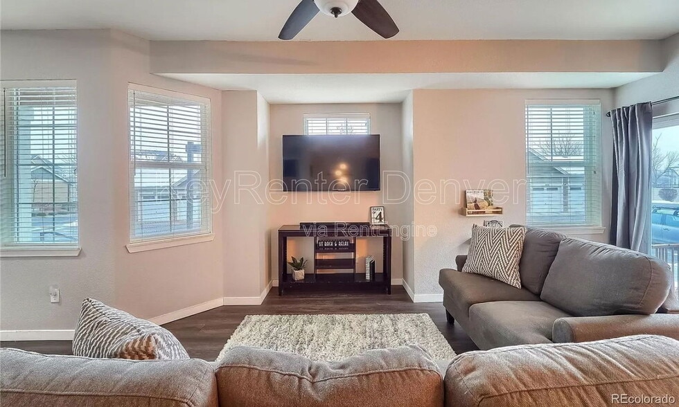 Building Photo - 12872 Jasmine St