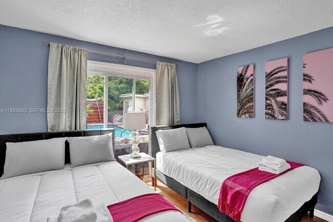 Building Photo - 208 SW 2nd Ave