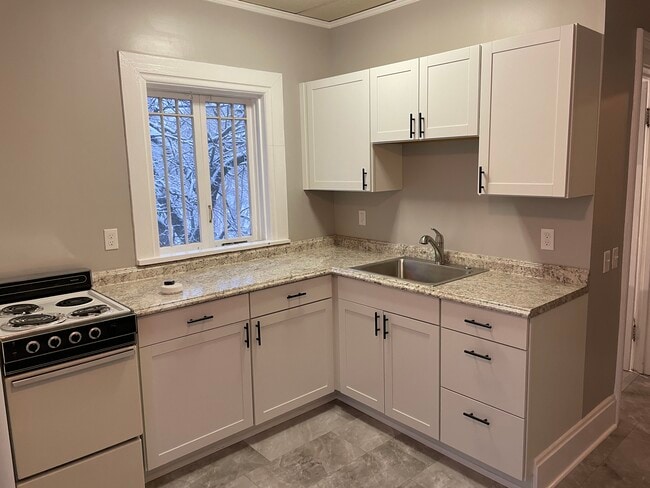 Building Photo - 619 E Prospect St