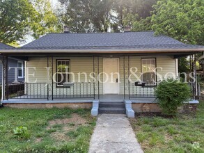 Building Photo - East Side Charmer!