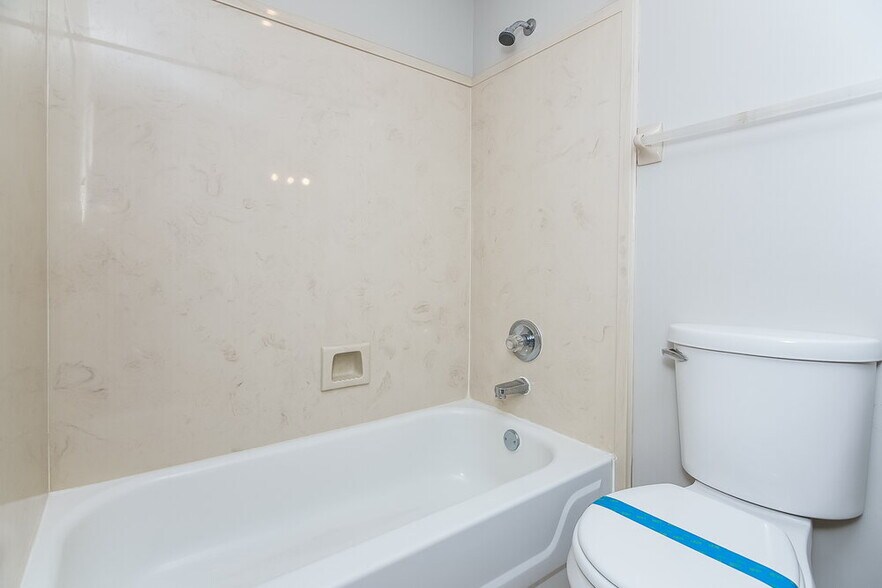 Building Photo - 8684 Leaf Manor Cove