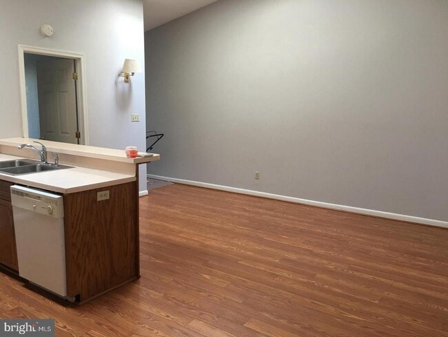 Building Photo - 17 Cambridge Ln