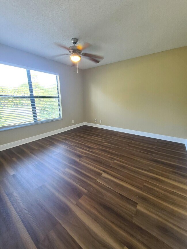 Building Photo - 1601 Balfour Point Dr