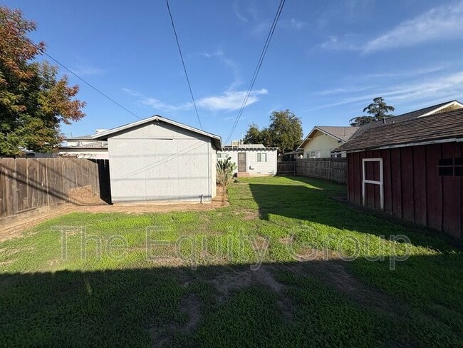 Building Photo - 719 S Church St