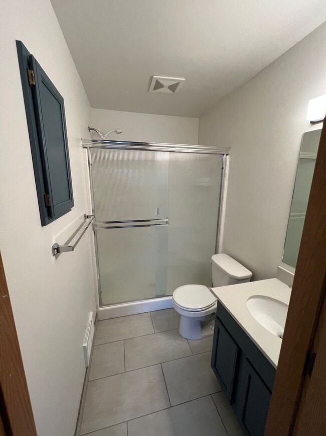 Building Photo - 3 Bedroom Home - Newly Renovated!