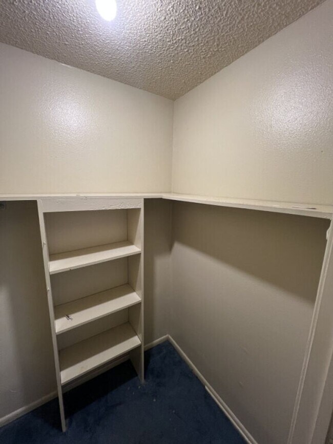 Building Photo - Weston St.