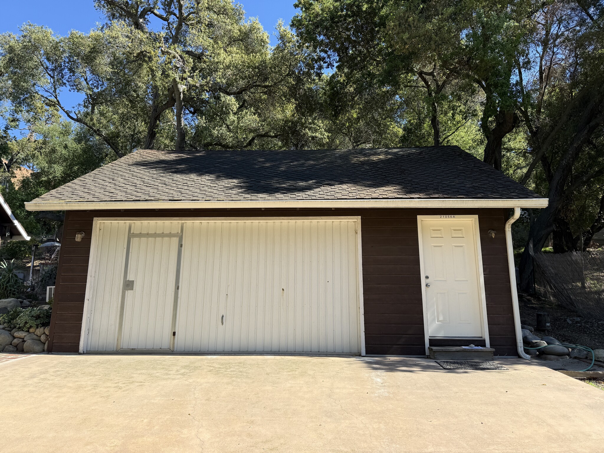 Building Photo - 21056 Entrada Rd