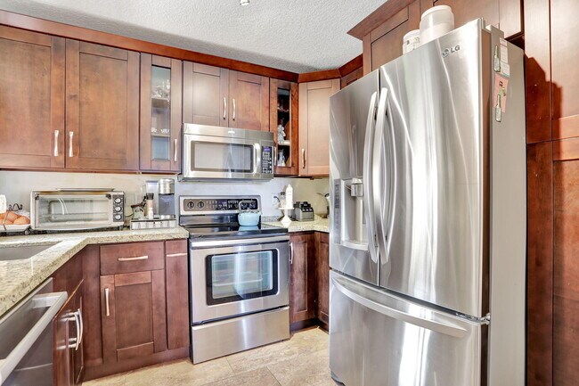 Building Photo - 2850 Carambola Cir S