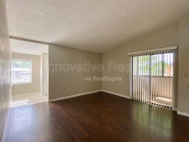Building Photo - 2942 Antique Oaks Cir