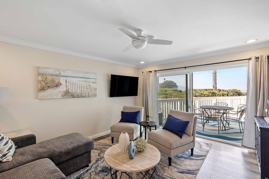 Building Photo - 640 The Village