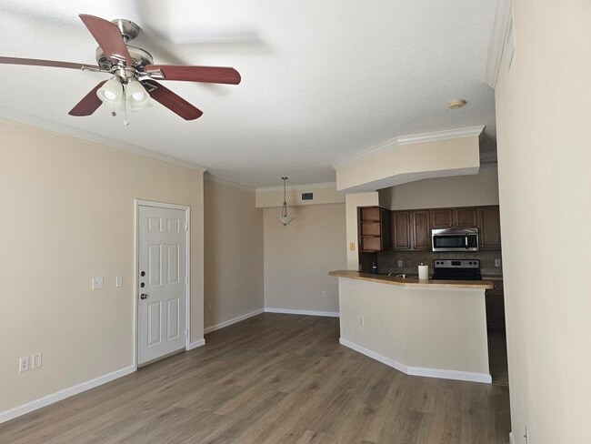 Building Photo - 8308 Myrtlewood Cir W