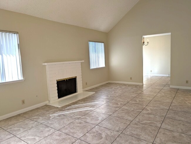 Building Photo - 2 Stories SFR - 4 Bedrooms + 2 Baths.  AVAILABLE NOW!