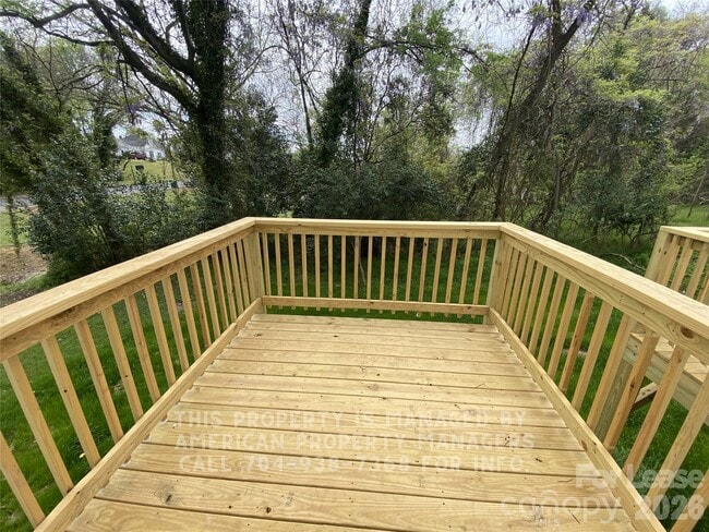 Building Photo - 724 Elizabeth Ave