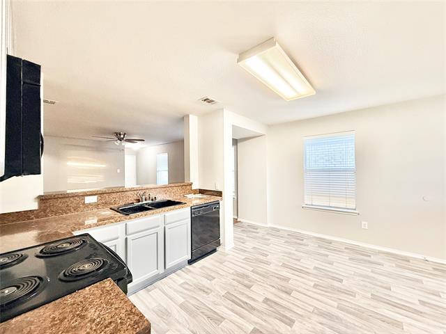 Building Photo - 5912 Ridge Lake Dr