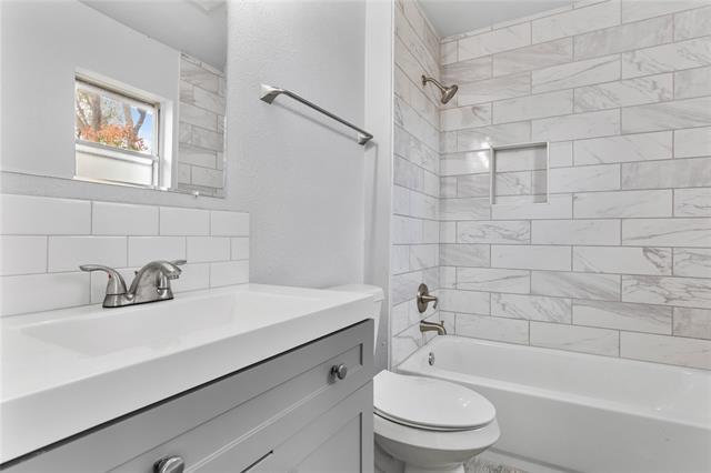 Building Photo - 4728 Everest Dr