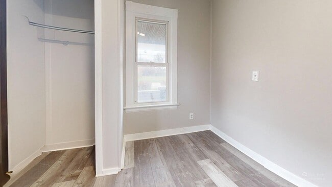 Building Photo - Lorain 2 Bedroom Single Family Home