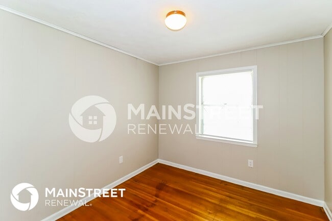 Building Photo - 1165 Finch Cove