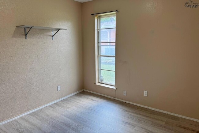 Building Photo - 1901 Wenonah Ave