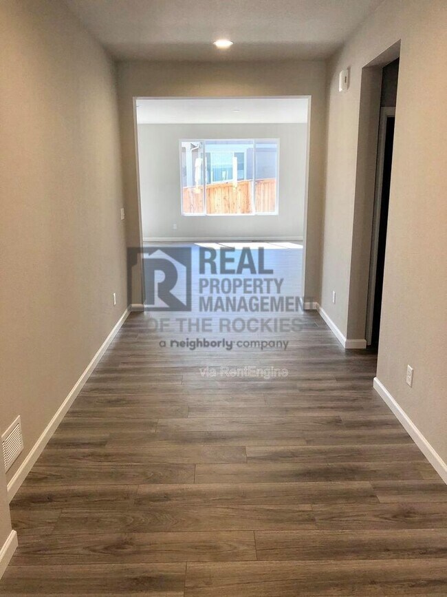 Building Photo - 501 Ranchhand Dr