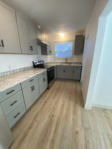 Building Photo - 1930 Marin St