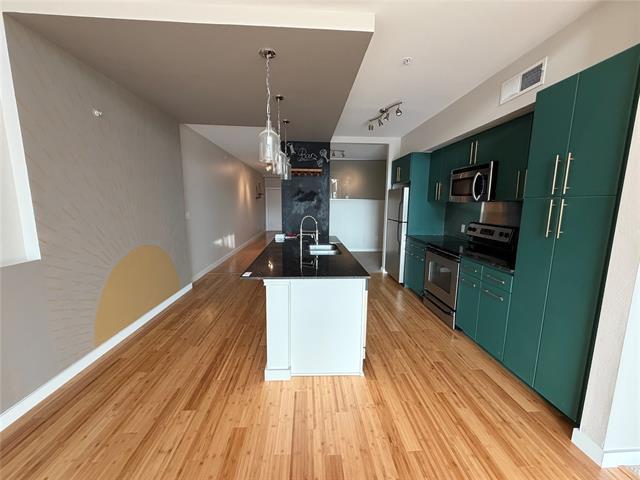 Building Photo - 4040 N Hall St