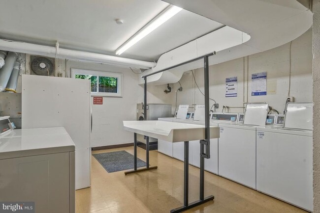 Building Photo - 1830 Columbia Pike