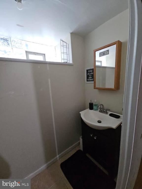 Building Photo - 5736 Woodcrest Ave