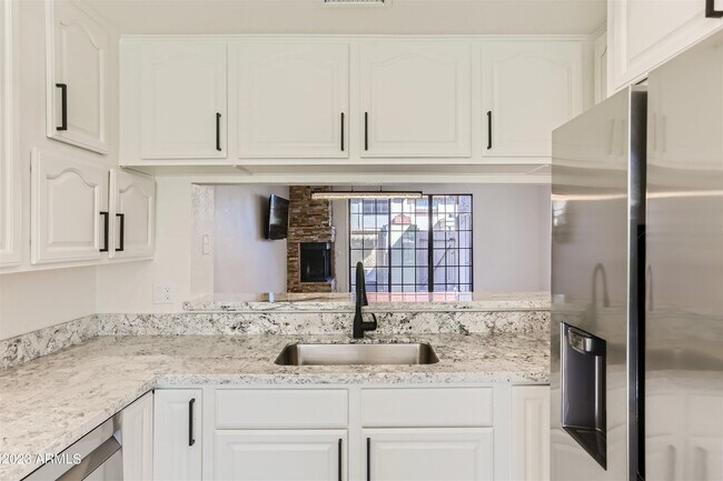 Building Photo - 3930 W Monterey St