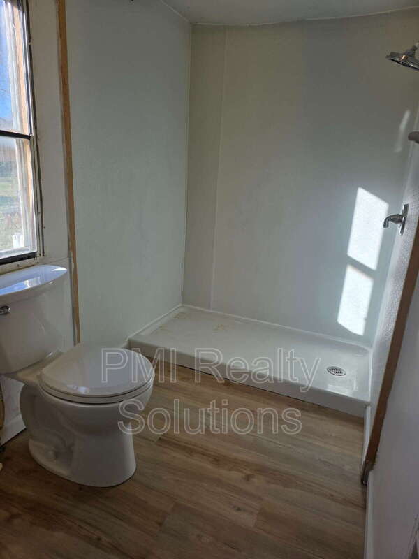 Building Photo - 310 Elberta Ave