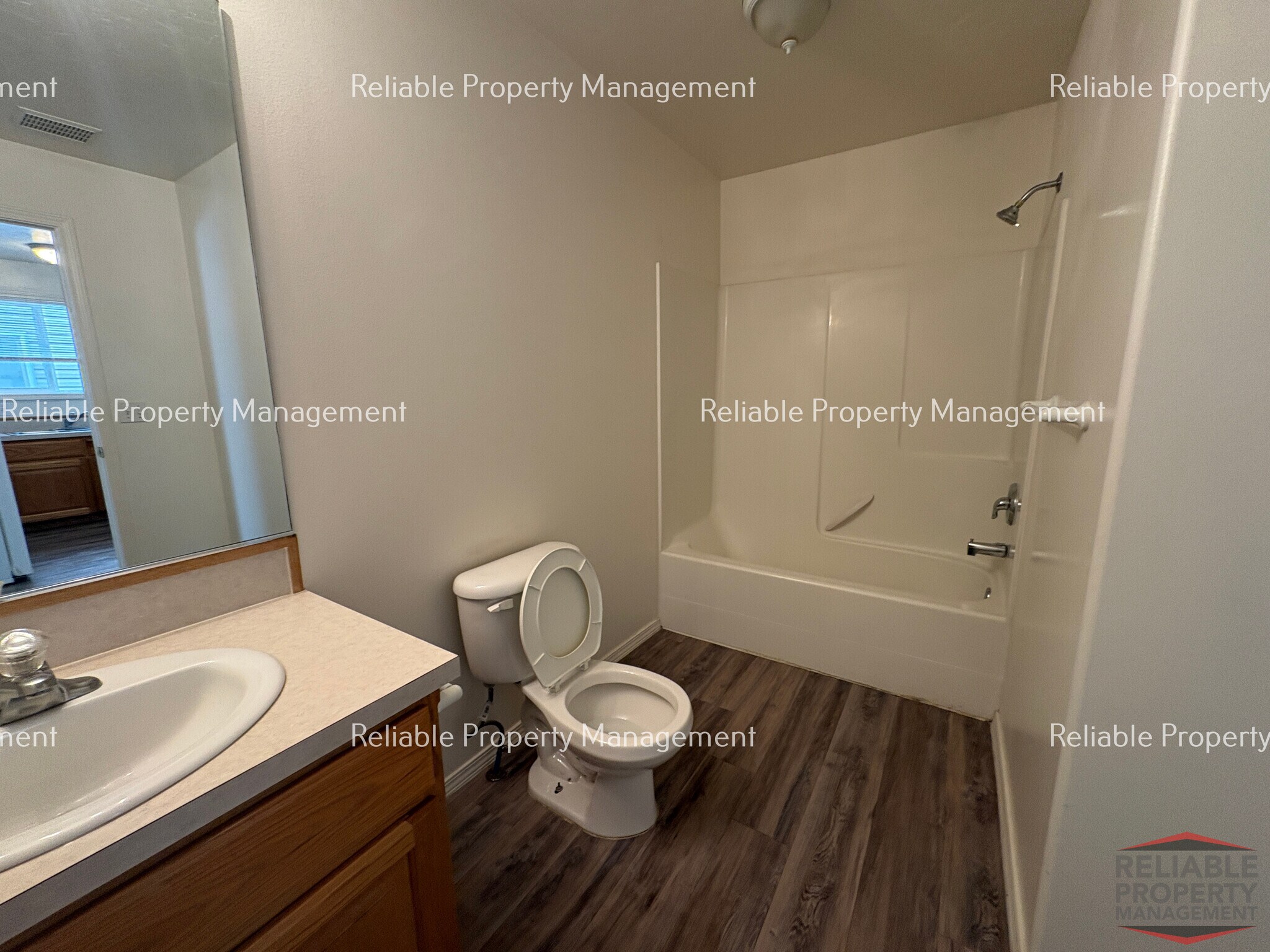 Building Photo - 230 W Anderson St