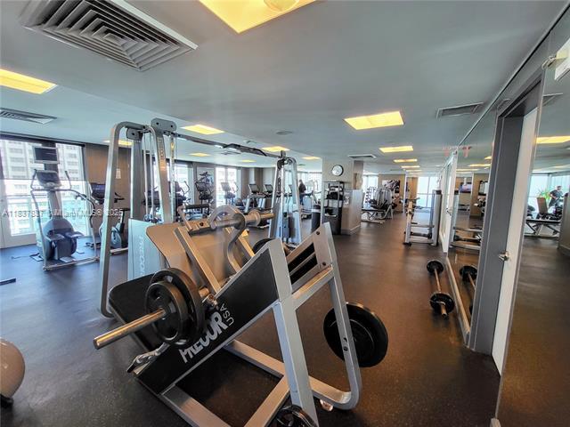 Building Photo - 950 Brickell Bay Dr
