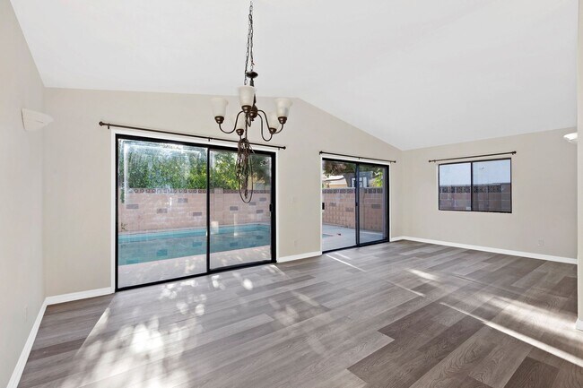 Building Photo - Gorgeous 4-Bedroom Pool Home South of the ...