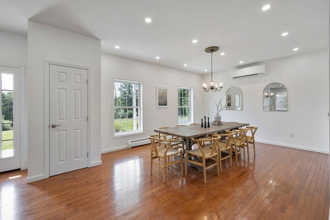 Building Photo - 163 Silver Lake Rd