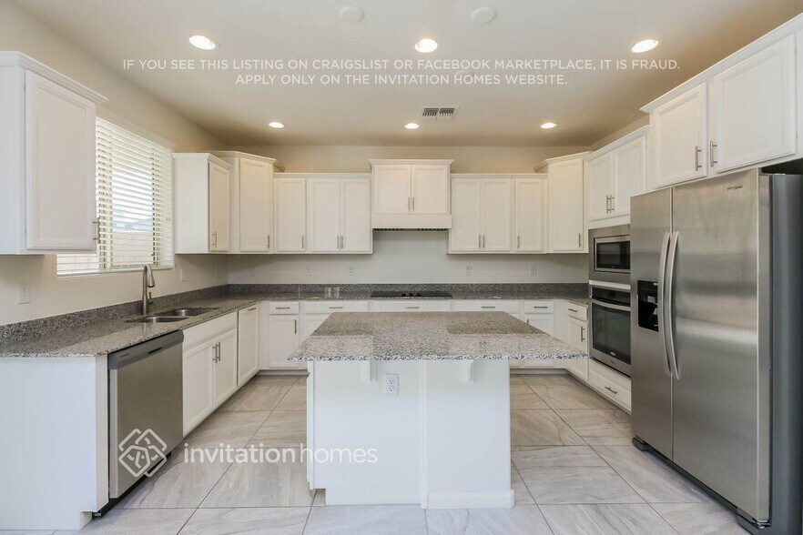 Building Photo - 10615 E Corbin Ave