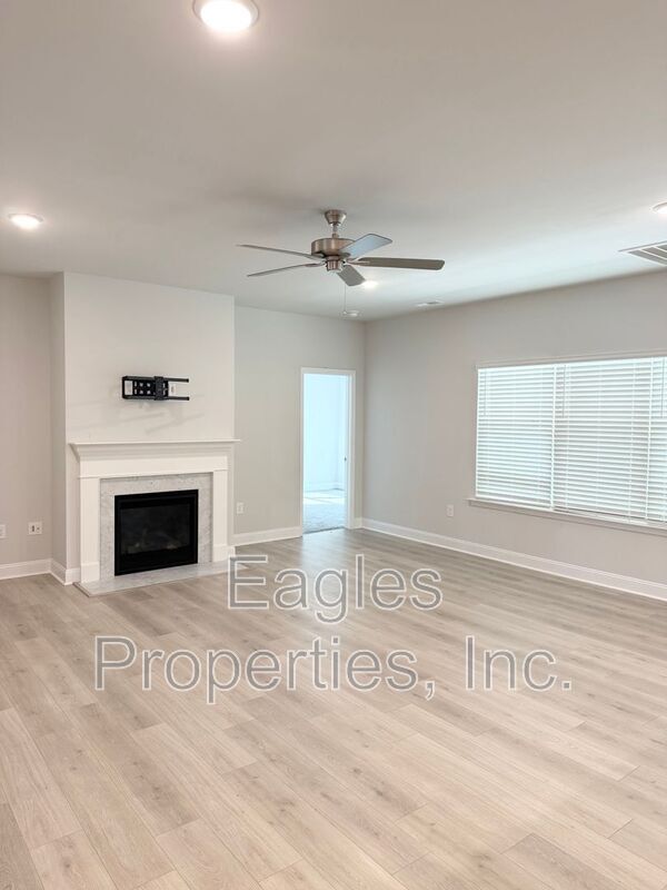 Building Photo - 208 Bay Hill Dr