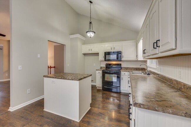 Building Photo - 3817 Rockford St