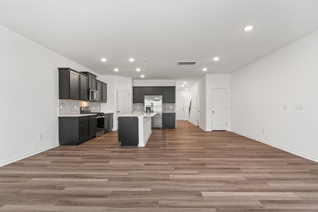 Building Photo - 3 Bed 2.5 Bath Townhome at Cambrey Crossing.