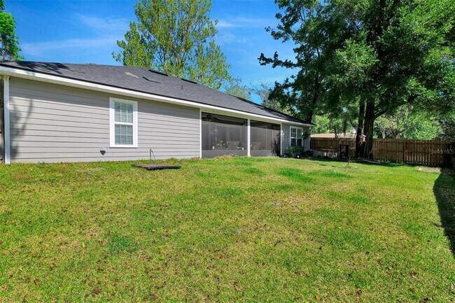 Building Photo - 7205 White Oaks Rd