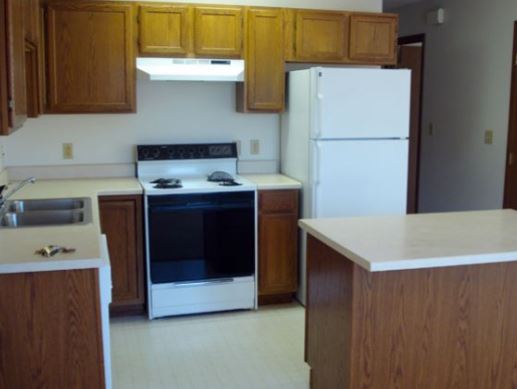 Kitchen - M & I Apartments