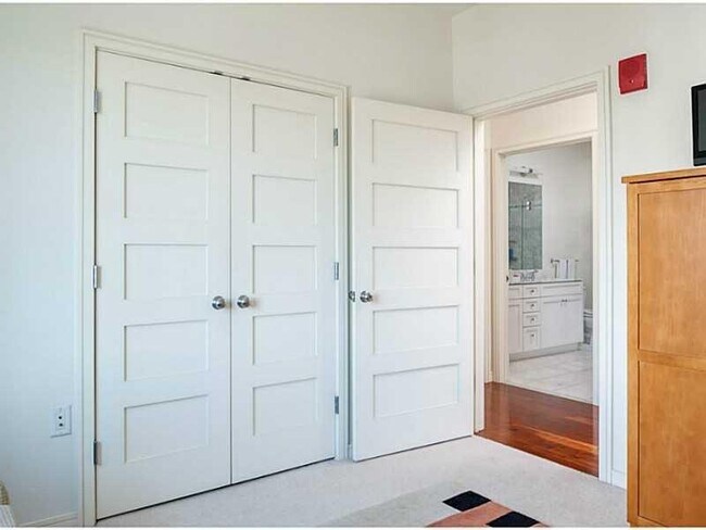 Building Photo - 100 W Exchange St