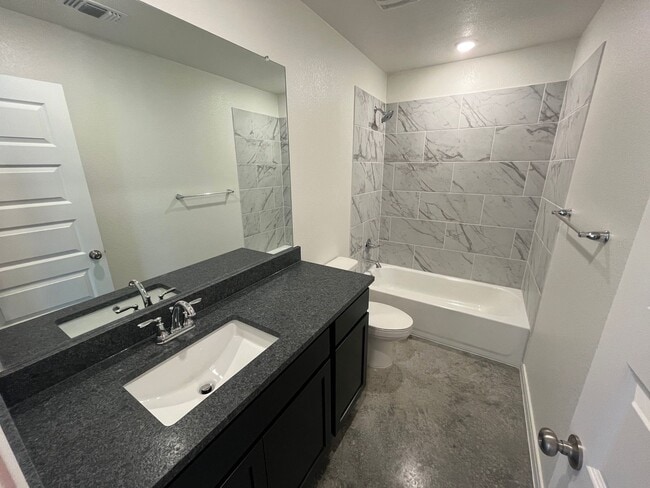 Building Photo - 913 Switchgrass Dr